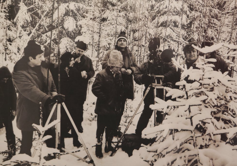 Při natáčení závěrečné scény foukal ostrý vítr a teploty klesly až na minus 21 °C.