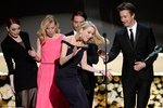 Naomi Watts zakopla o šaty Emmy Stone