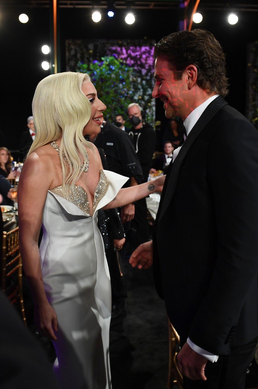 Celebrity na cenách SAG: Lady Gaga a Bradley Cooper