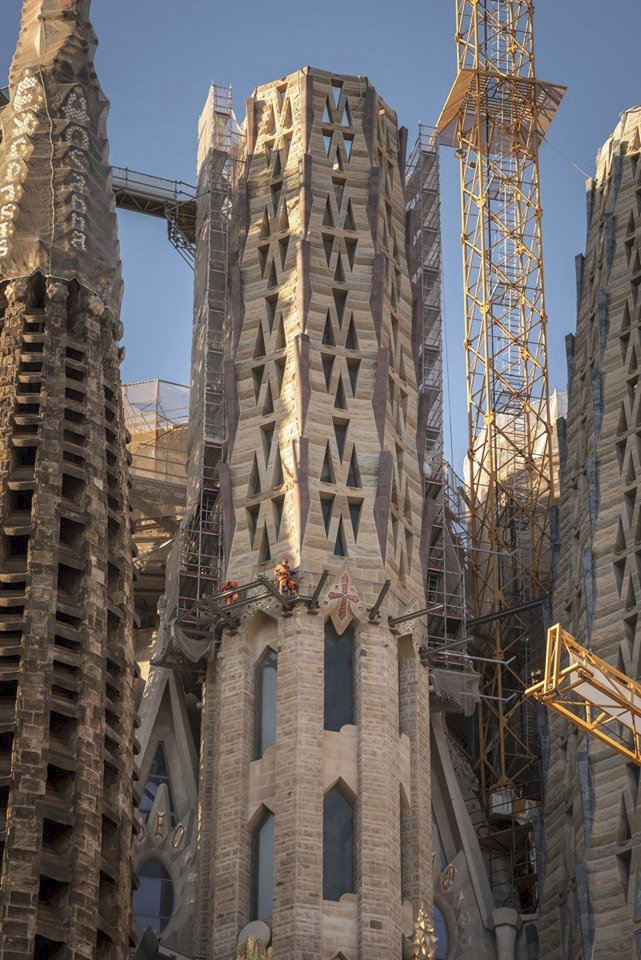 Barcelonská katedrála Sagrada Familia (Svatá rodina), která je jednou z nejnavštěvovanějších španělských památek, se staví už 137 let.