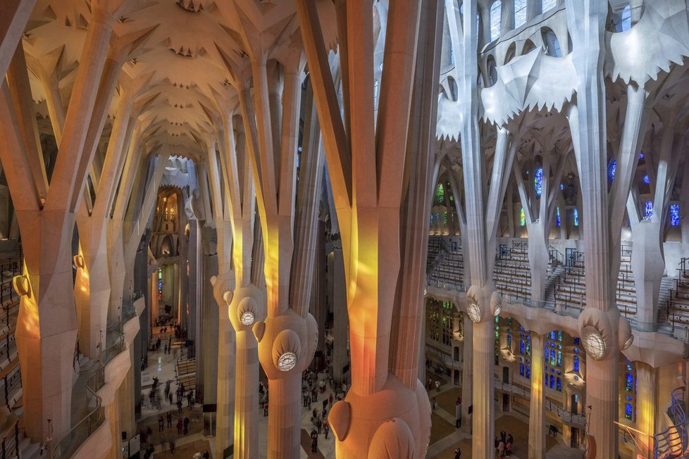 Barcelonská katedrála Sagrada Familia (Svatá rodina), která je jednou z nejnavštěvovanějších španělských památek, se staví už 137 let.