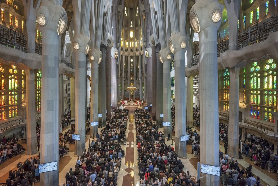 Barcelonská katedrála Sagrada Familia (Svatá rodina), která je jednou z nejnavštěvovanějších španělských památek, se staví už 137 let.