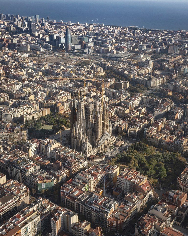 Barcelonská katedrála Sagrada Familia (Svatá rodina), která je jednou z nejnavštěvovanějších španělských památek, se staví už 137 let.