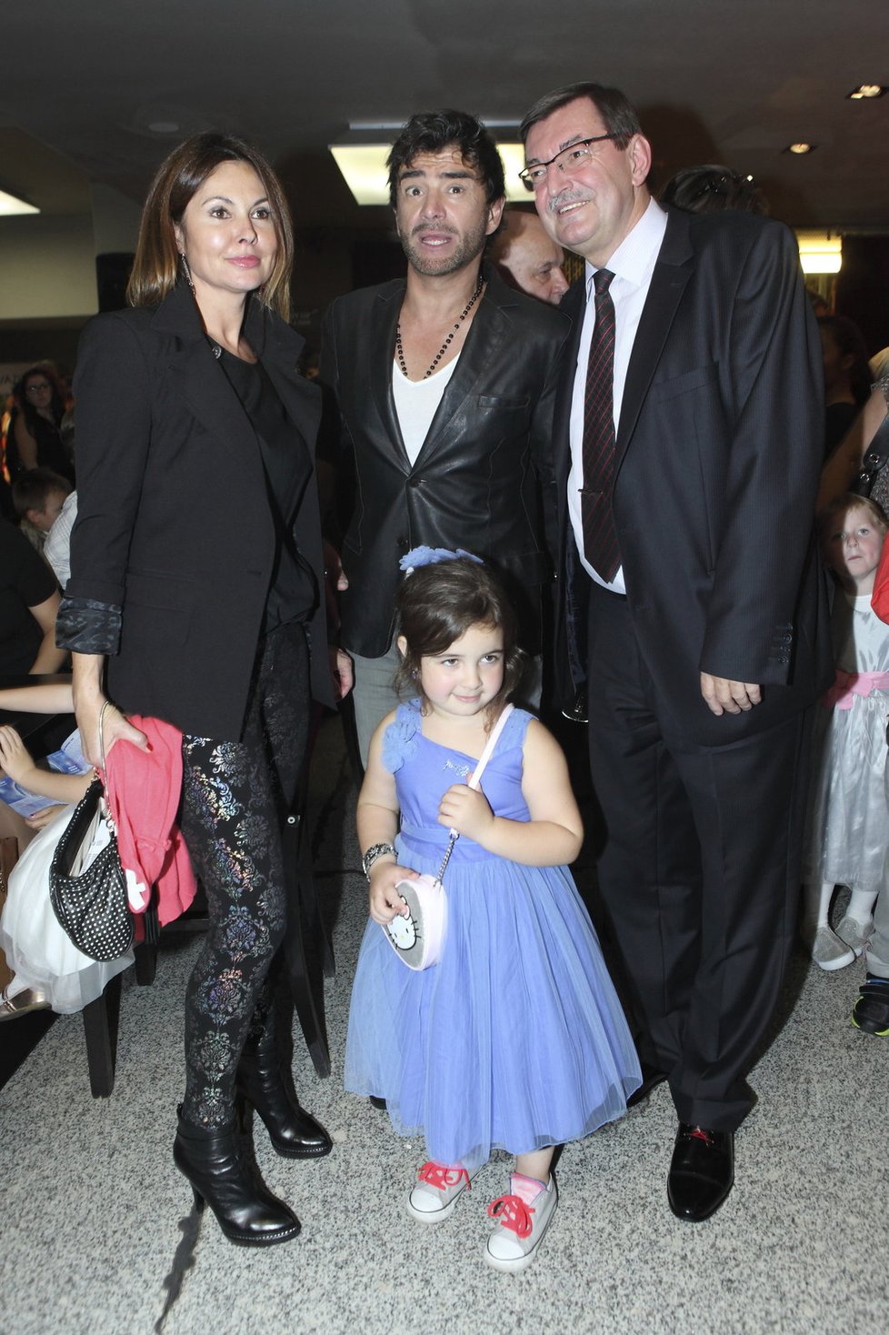 Sagvan se svou rodinou se na premiéře muzikálu připojil k otci Sabiny Laurinové.