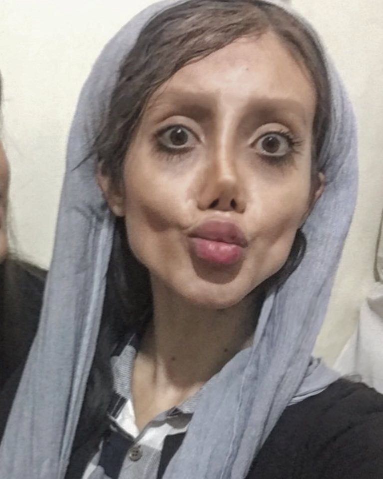 Sahar Tabar se přiznala, že fotky, na nichž vypadá jako zombie verze Angeliny Jolie, jsou podvrh.