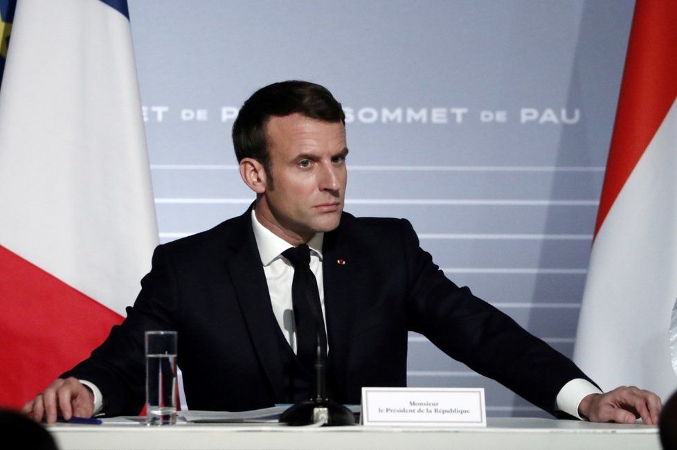 Macron ohlásil posily v boji proti islamistům v Sahelu. (13. 1. 1 2020)