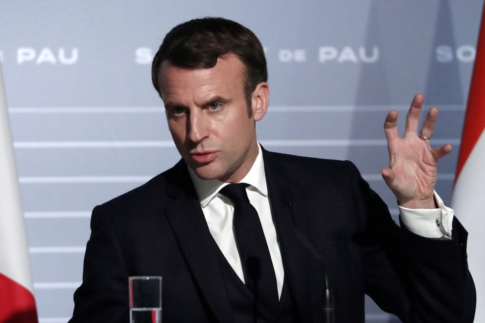 Macron ohlásil posily v boji proti islamistům v Sahelu. (13. 1. 2020)