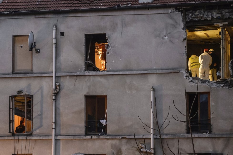 Byt v Saint-Denis, kde proběhla sedmihodinová razie na teroristy.