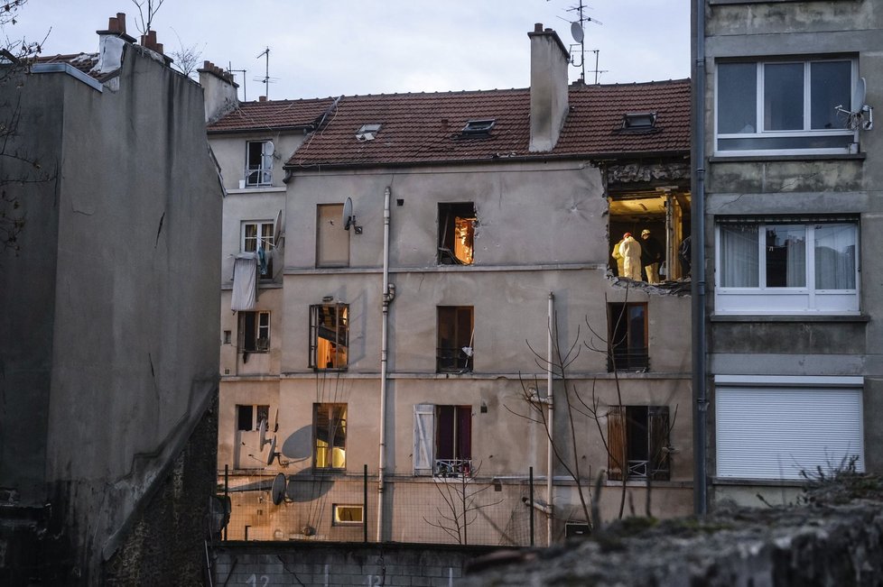 Byt v Saint-Denis, kde proběhla sedmihodinová razie na teroristy.