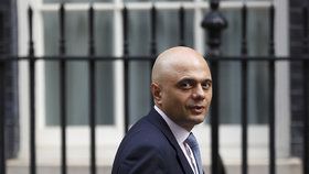 Novým britským ministrem vnitra je bývalý bankovní manažer Sajid Javid