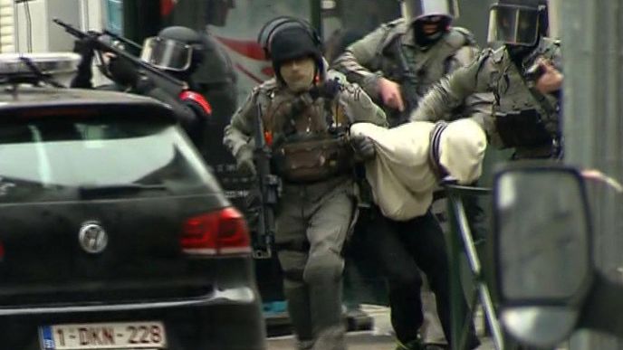 Abdeslama policie lapila v půlce března v Bruselu.