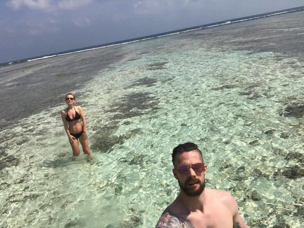 Alexander Salák s manželkou Michaelou na exotické dovolené