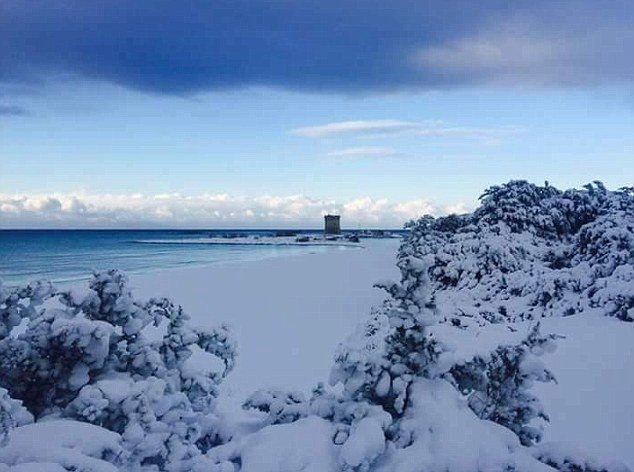 Slunnou italskou oblast Salento zasypal sníh.