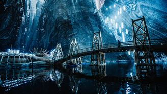 Podzemní říše jak z Pána prstenů. Solný důl Salina Turda v Rumunsku bere dech Podzemní říše jak z Pána prstenů. Solný důl Salina Turda v Rumunsku bere dech