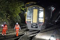 Vlaky se srazily v anglickém tunelu: U Salisbury se zranilo 12 lidí