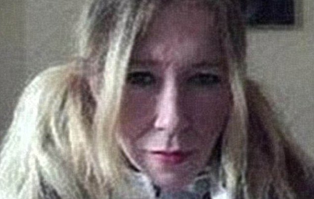 Sally Anne Jones utekla z Velké Británie do Sýrie a přidala se k teroristům z ISIS.