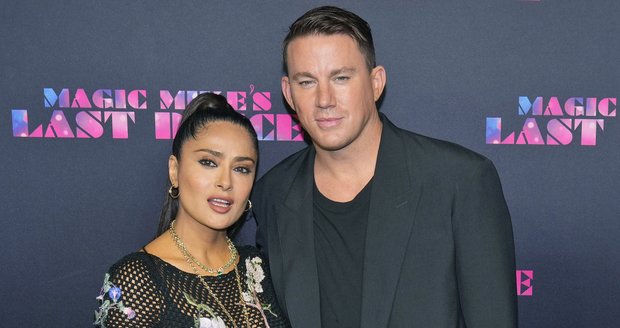 Salma Hayeková v odvážných šatech a Channing Tatum