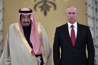 Saúdský král poprvé navštívil Rusko. Zajímá ho Sýrie, Putina ropa