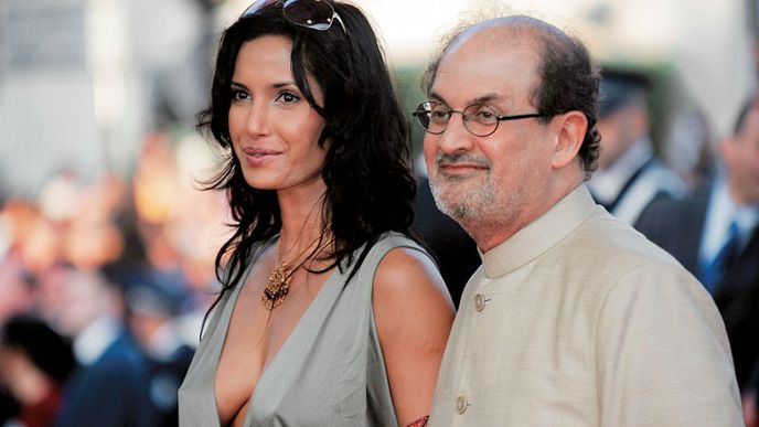 Salman Rushdie a jeho exmanželka Padma Lakshmi – topmodelka, moderátorka kuchařské televizní show a spisovatelova inspirace