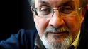 Salman Rushdie dráždí nejen muslimy.