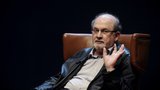 Šokující vzkaz z Íránu: Rushdie si za napadení může sám! A slova o Satanovi a peklu 