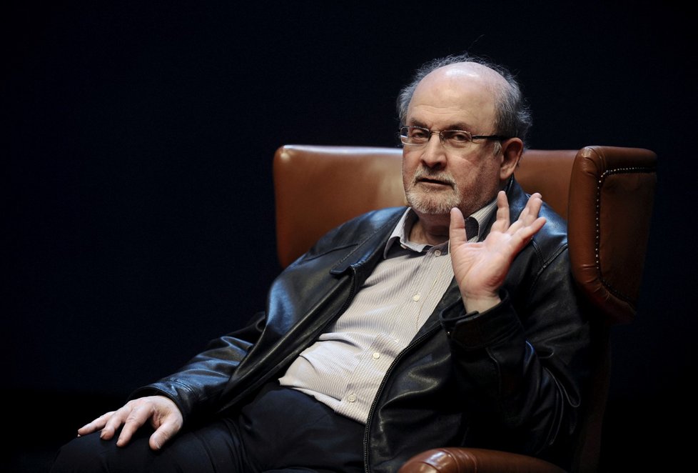 Autor Satanských veršů Salman Rushdie.