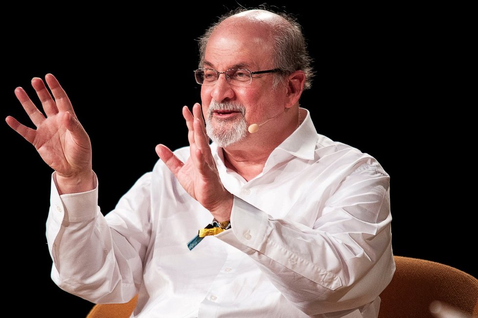 Autor Satanských veršů Salman Rushdie.