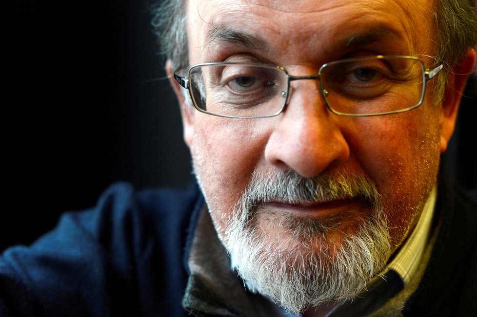 Salman Rushdie dráždí nejen muslimy.