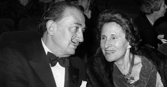 Božská mrcha Gala Dalí: Slavnému malíři prakticky stále zahýbala, milence živila z jeho peněz, on ji miloval až za hrob