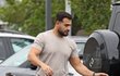 Fotky z ledna 2023 mají zachycovat velkou modřinu, kterou Samovi způsobila Britney. Fotky z ledna 2023 mají zachycovat velkou modřinu, kterou Samovi způsobila Britney.