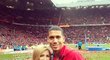 Chris Smalling loni požádal Sam Cookovou o ruku.