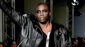 Model a moderátor Sam Sarpong spáchal sebevraždu.