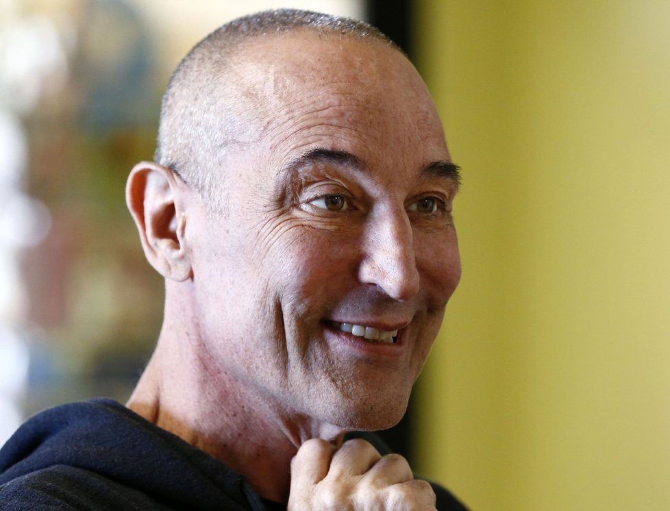 Žlutá rodina Simpsonovi ze stejnojmenného seriálu truchlí. Zemřel jim jeden z tvůrců, Sam Simon (†59).