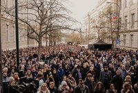 Oslavy sametové revoluce: Prahu rozezní koncerty, ulice zaplní výstavy i přednášky