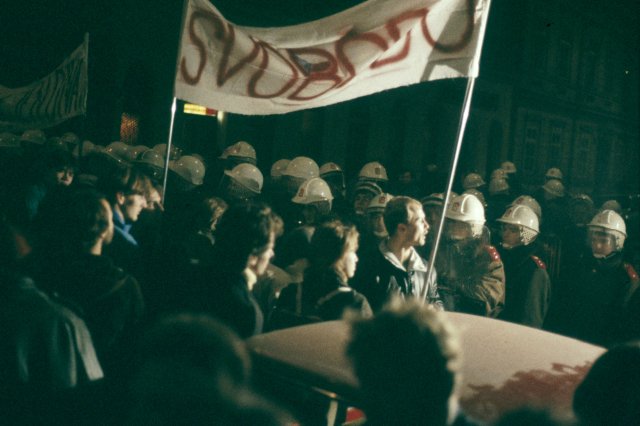 17. listopad 1989 obrazem: Lidé volali po svobodě.