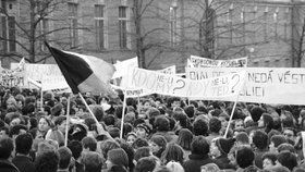 Pád železné opony připomenou české školy, zaměří se na děti žijící v zahraničí 