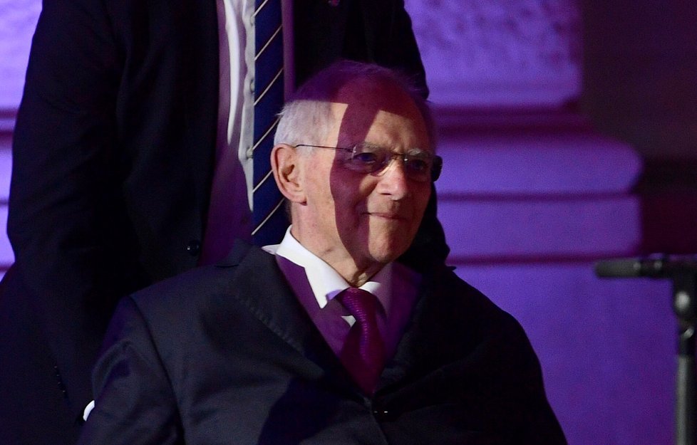 Předseda Německého spolkového sněmu Wolfgang Schäuble na setkání Visegrádské čtyřky při oslavách výročí sametové revoluce. (17. 11. 2019)