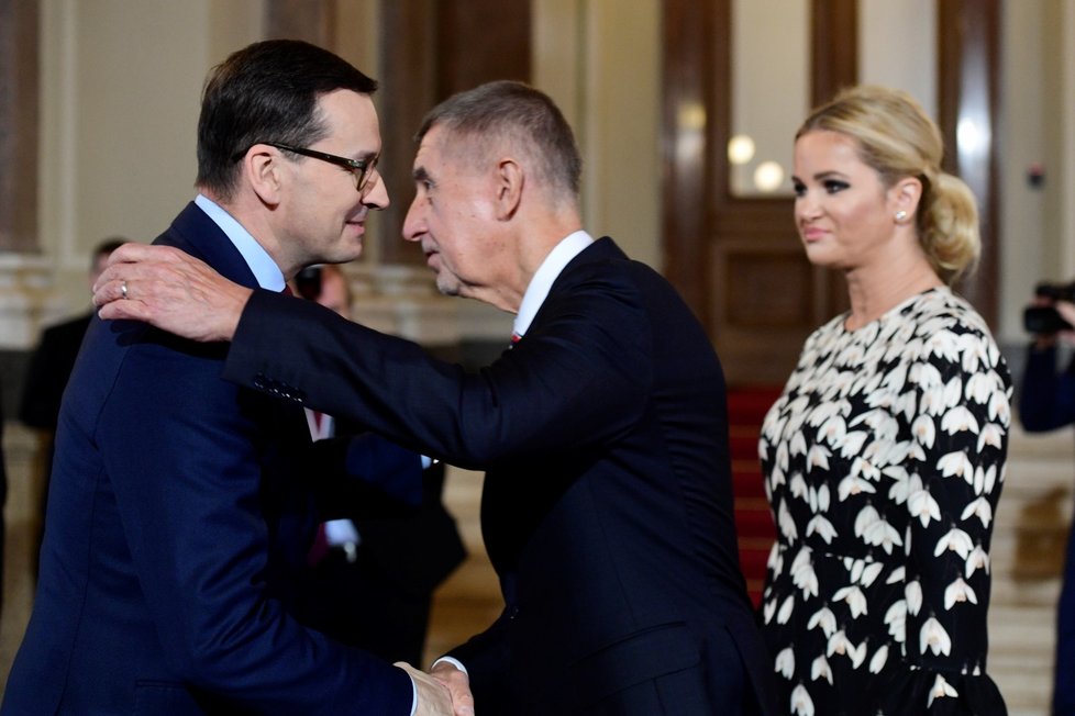 Andrej Babiš s manželkou Monikou v Národním muzeu na setkání V4 v rámci oslav sametové revoluce (17. 11. 2019)