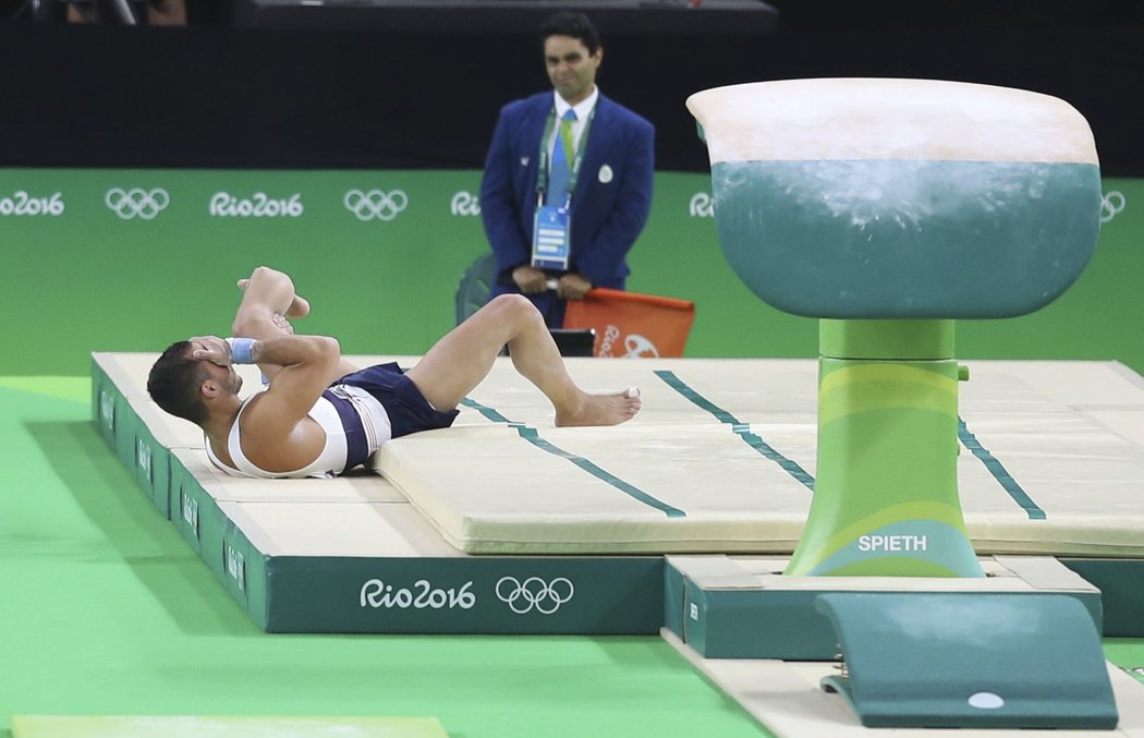   Francouzský gymnasta měl veliké bolesti