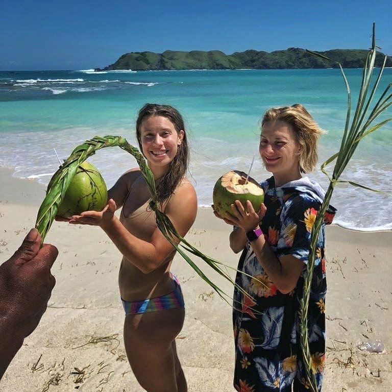 Olympijská šampionka Eva Samková s jednou z nejlepších zpěvaček u nás Barborou Polákovou natáčejí videoklip na Bali