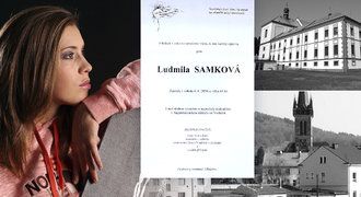 Nejtěžší chvíle Evy Samkové: Mrazivé detaily rozloučení s milovanou maminkou (†61)