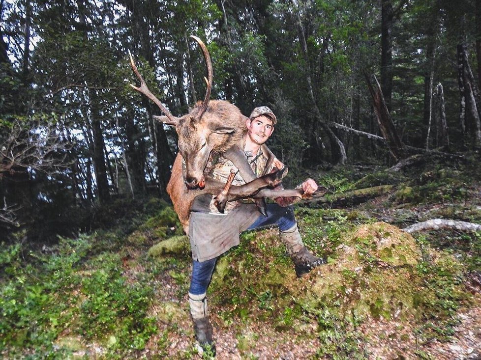 Kontroverzní lovkyně Sammi Lee má mnoho fanoušků i odpůrců. Novozélanďanka se na sociálních sítích často chlubí úlovky.