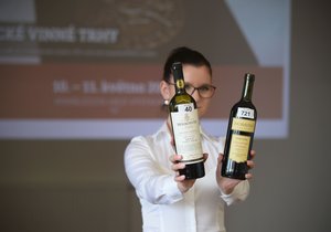Palmu vítězství si nakonec odnesla vína vinařství Mikrosvín Mikulov a Moravíno.
