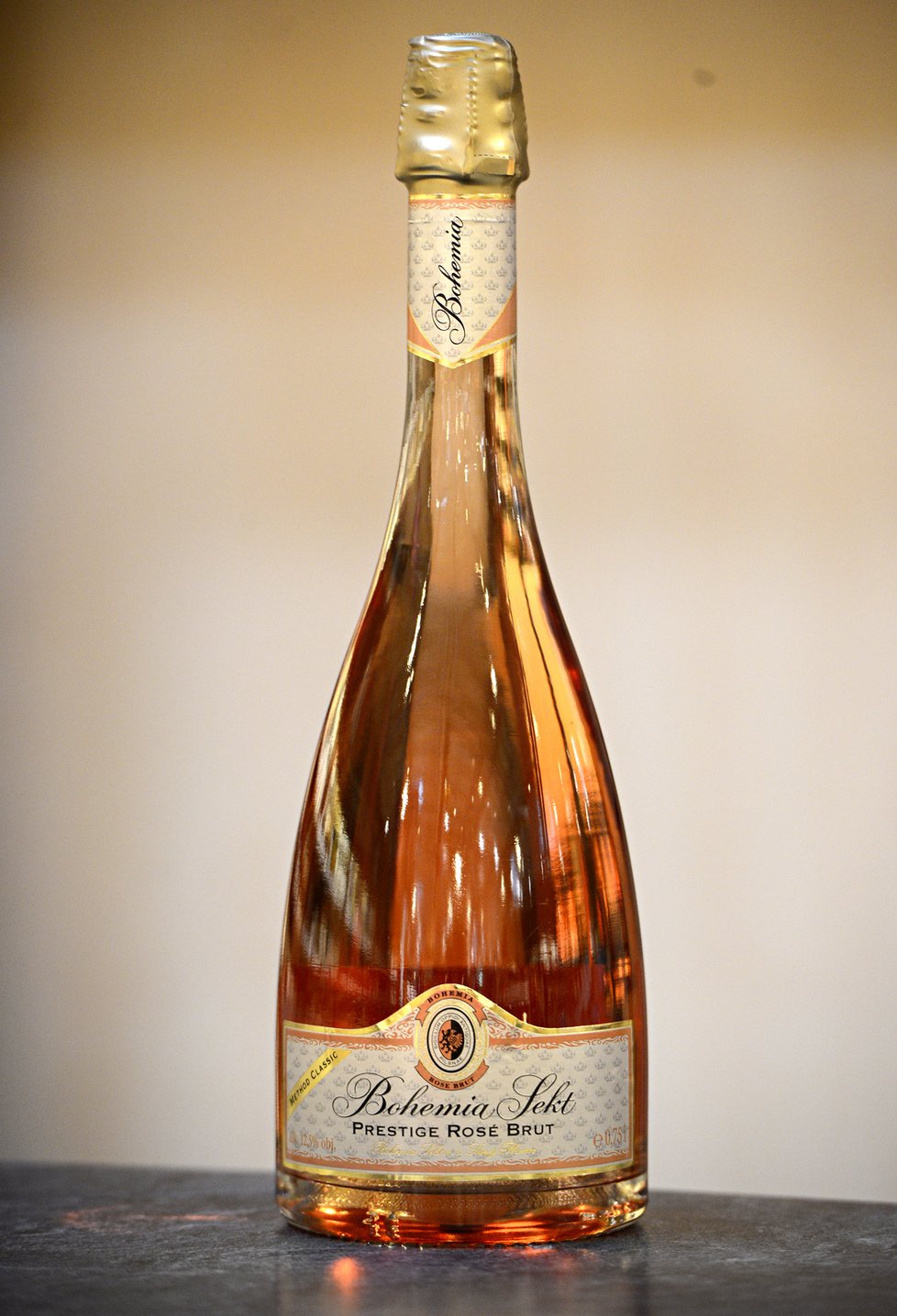 Bohemia sekt Prestige rosé: Díky průhlédné lahvi vyniká jeho krásná lososvá barva. Doporučuji k štědrovečerní večeři.