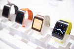 Zákazníci amerického řetězce Best Buy vrátili 30 % zakoupených chytrých hodinek Samsung Galaxy Gear