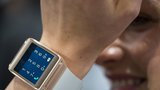 Samsung ukázal evoluci hodinek: S Galaxy Gear si i zavoláte!
