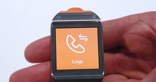 Chytré hodinky Samsung Galaxy Gear 2 budou tenčí než původní model (na obrázku).