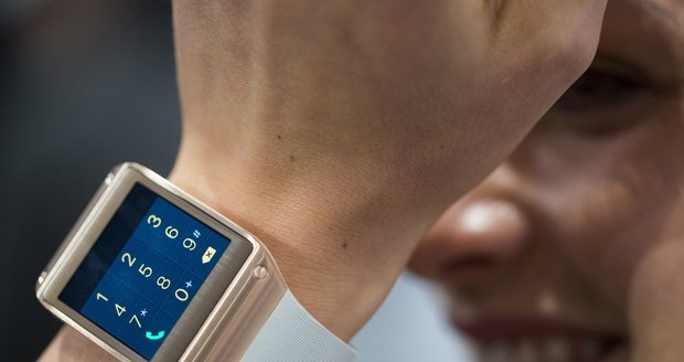 Samsung Galaxy Gear umožní i telefonování
