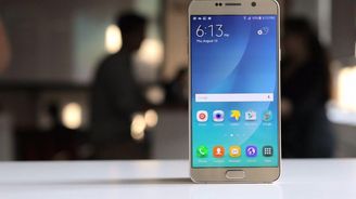 Samsung by se mohl rozdělit na dvě části. Firma čelí tlaku kvůli fiasku s Galaxy Note 7