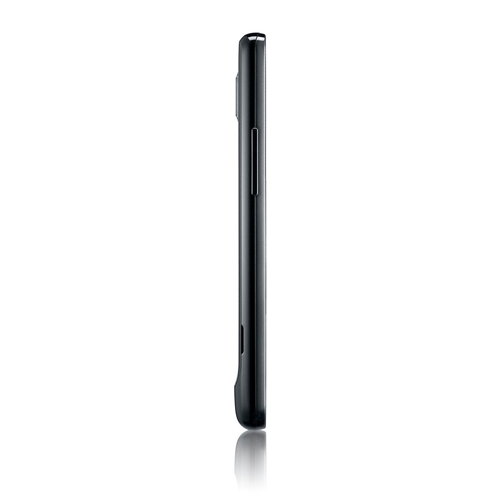 Na tloušťku má Galaxy S II jen 8,5mm, navíc je velice lehký